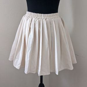 Love DewC Pleated Mini Skirt - Ivory